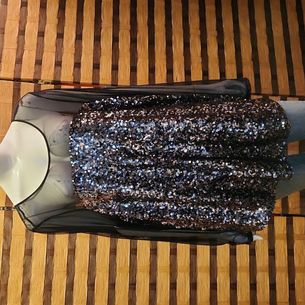 NWT! Torrid sequin over polyester top NWT - image 3